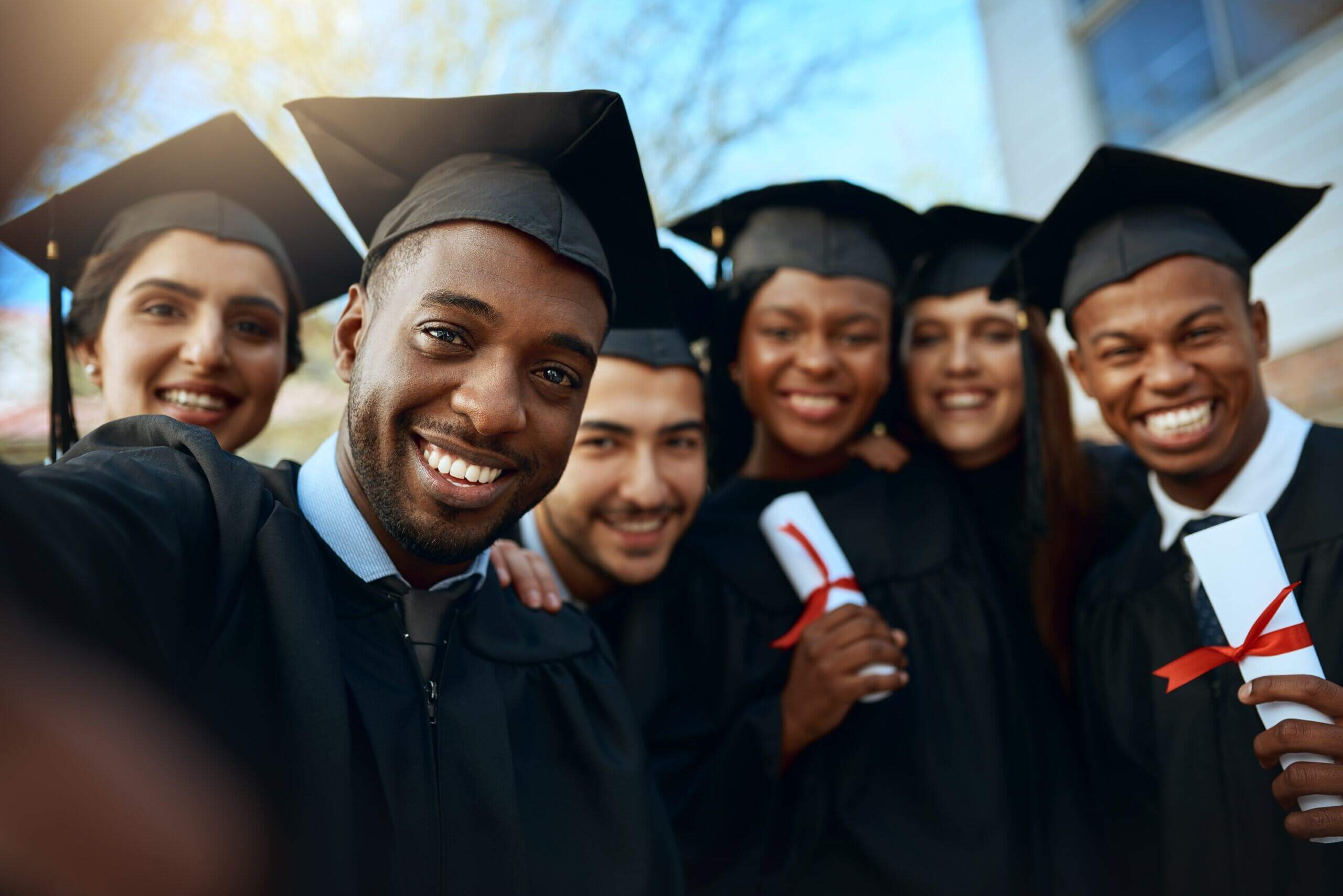 Group of EIF scholars taking a selfie